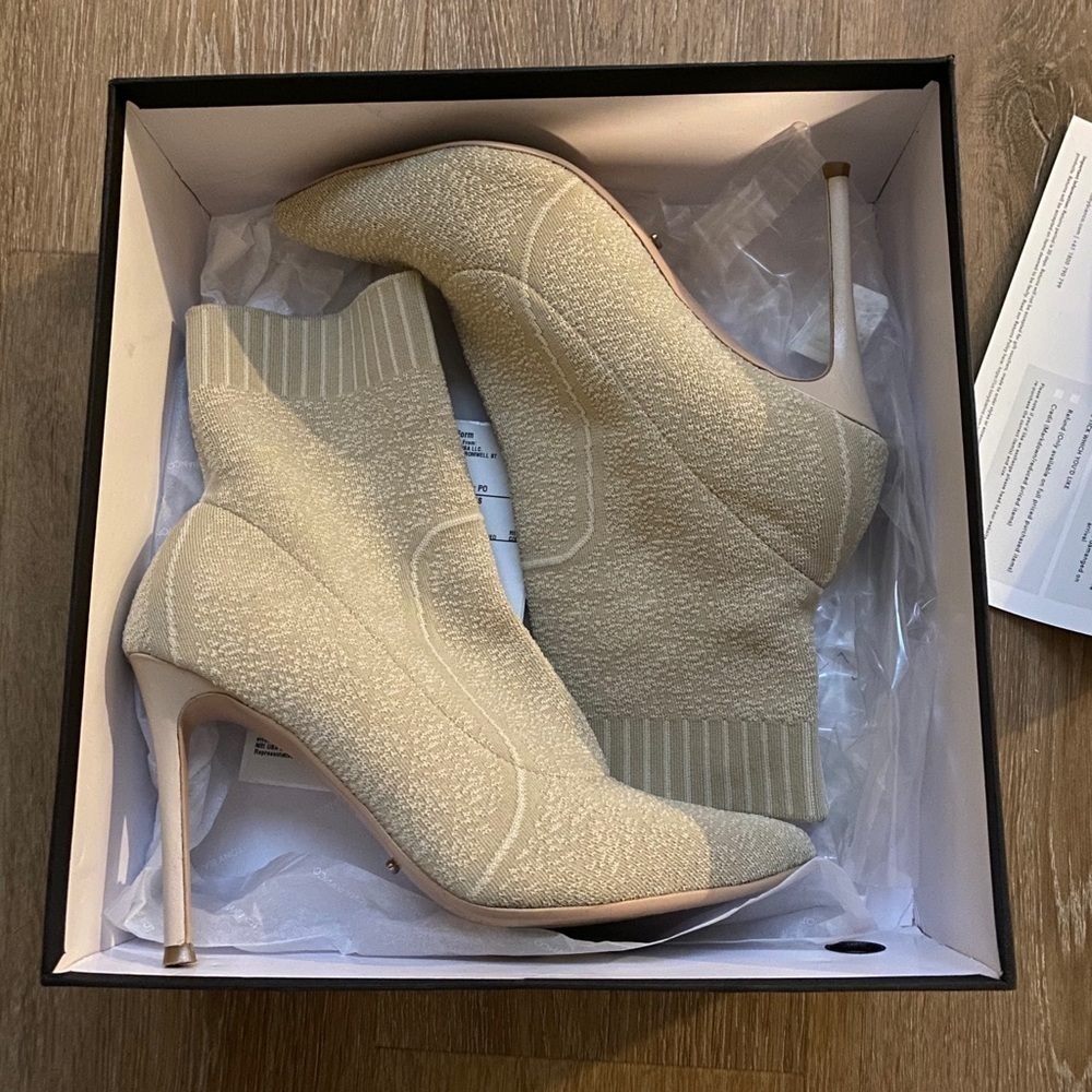 Tony Bianca biscuit Leah bootie
